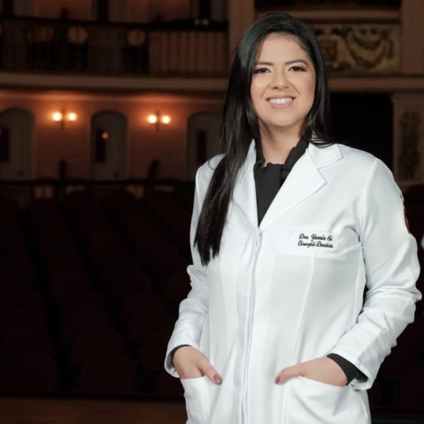 Dra. Yasmin Sá